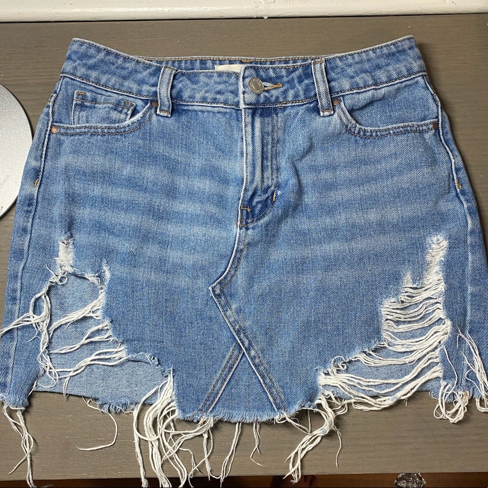 Pacsun ripped jean skirt supa cute